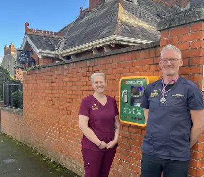 dublin vets funds defibrillator for local Blackrock community